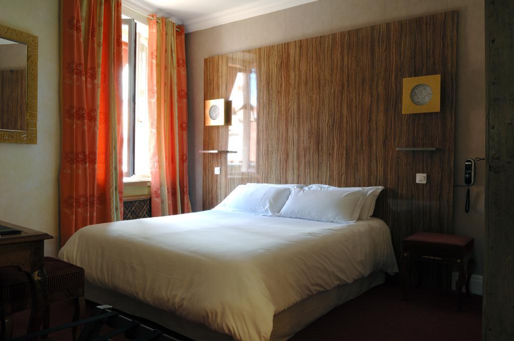 Hostellerie Jerome La Turbie Habitación foto
