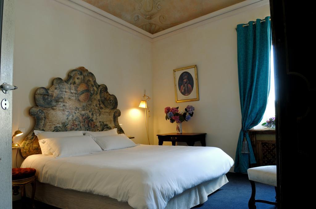 Hostellerie Jerome La Turbie Habitación foto